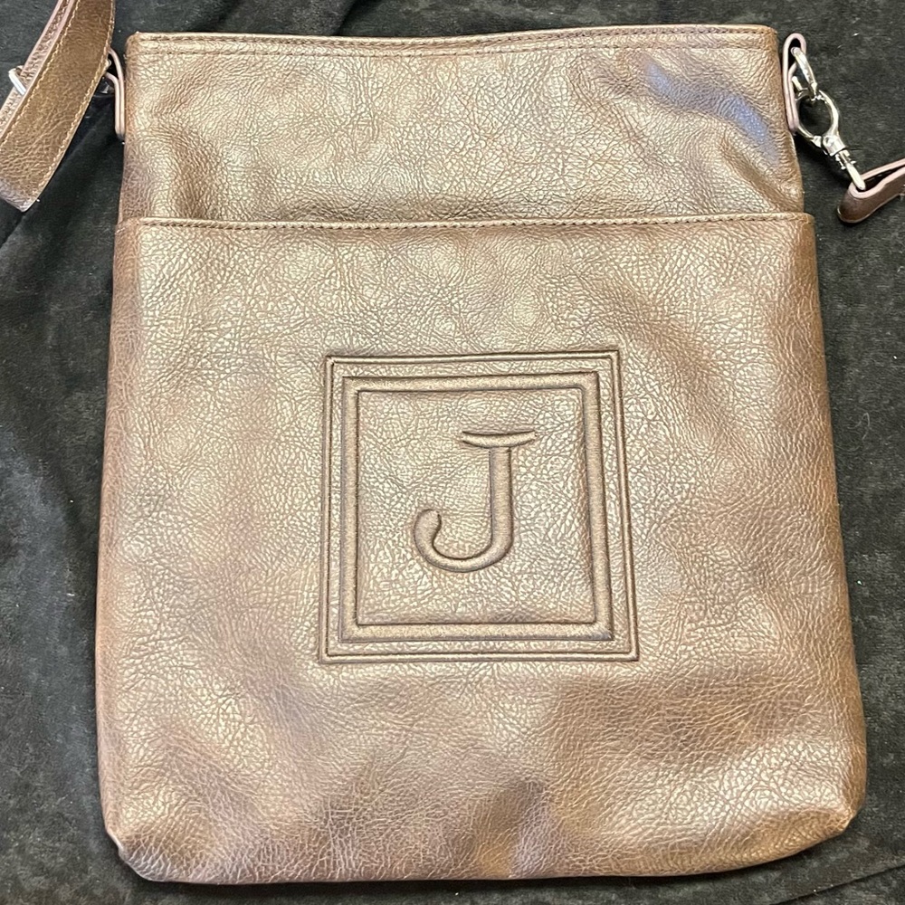 Thirty-One Crossbody Organizing Shoulder bag  - Personalized with J - brand new